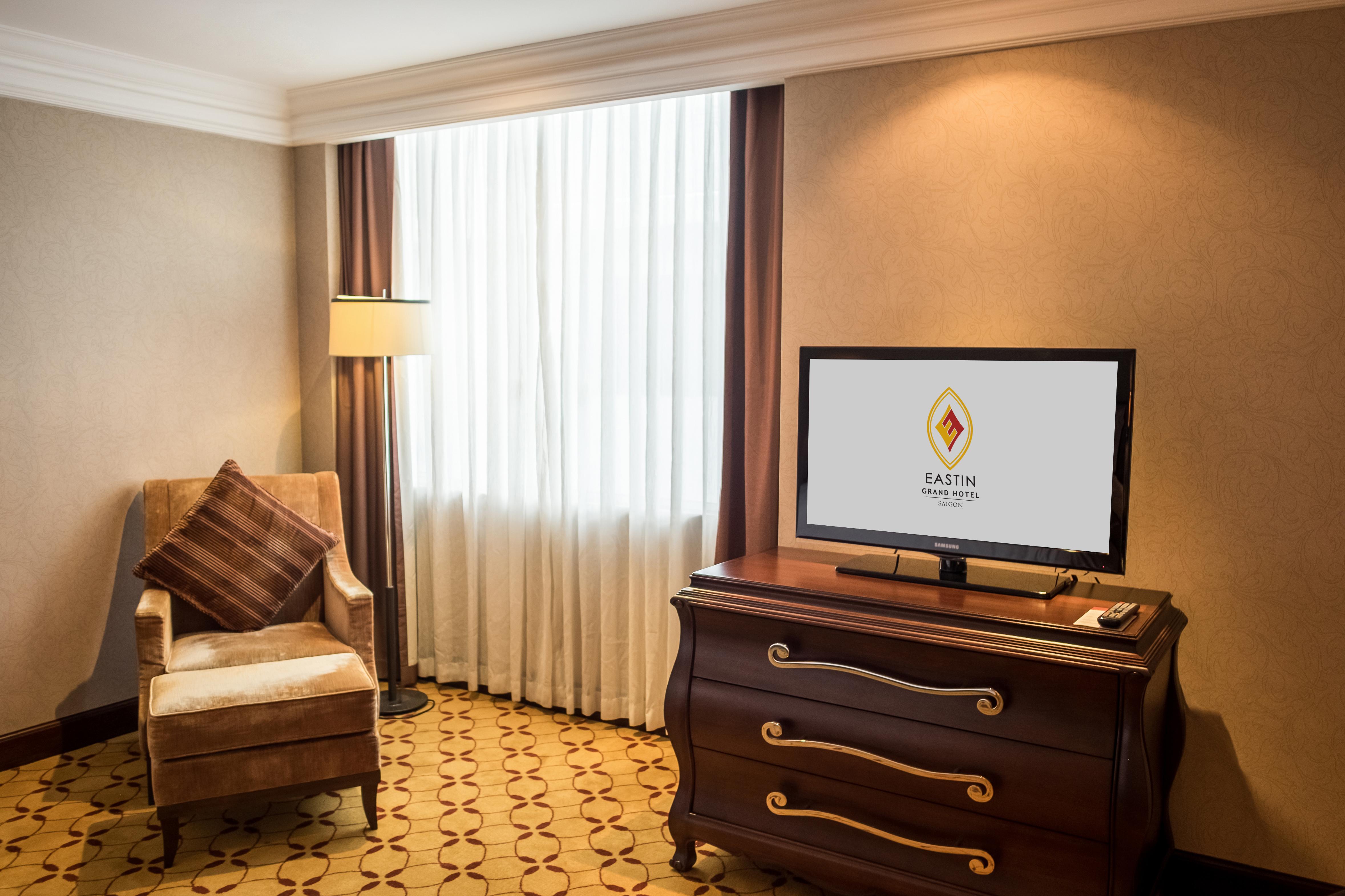 Eastin Grand Hotel Saigon Πόλη Χο Τσι Μινχ Εξωτερικό φωτογραφία A television in a hotel room