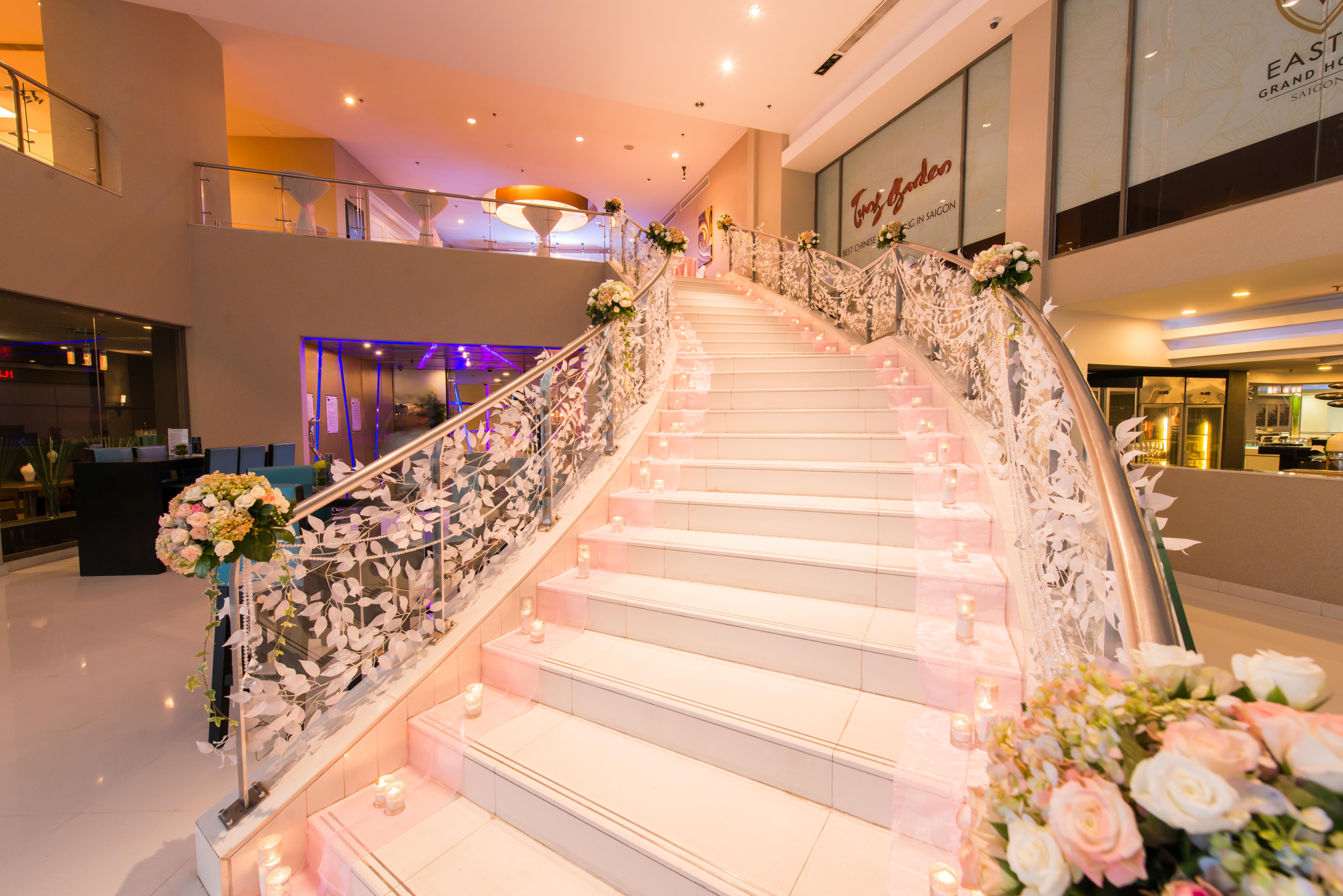 Eastin Grand Hotel Saigon Πόλη Χο Τσι Μινχ Εξωτερικό φωτογραφία The staircase at the lobby